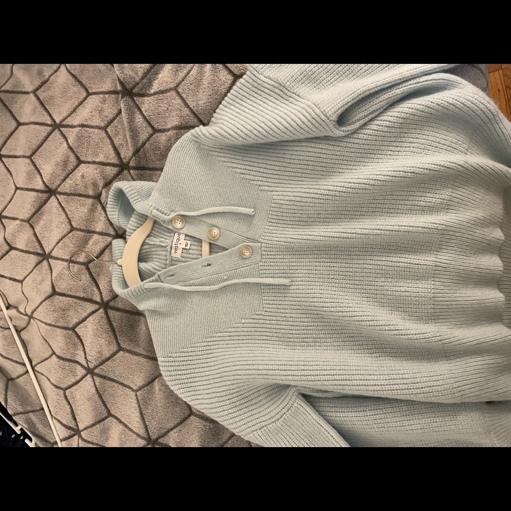 Vestique blue knit sweatshirt